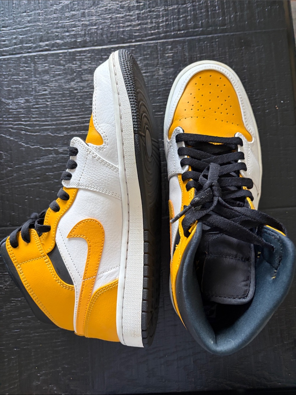 Jordan mens, High-Top Sneakers in Yellow, Black
